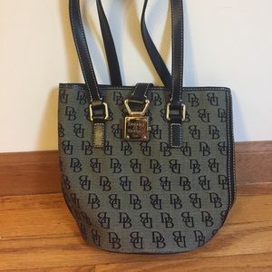 EUC Dooney & Bourke Bag